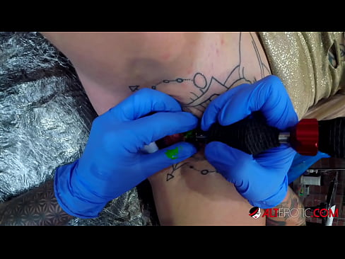 ❤️ tattooed ທີ່ສຸດ Hottie Sully Savage ໄດ້ຮັບ tattoo ສຸດ clitoris ຂອງນາງ ❤❌ ວິດີໂອທາງຮູທະວານ ທີ່ lo.bassaniluigi.ru ☑